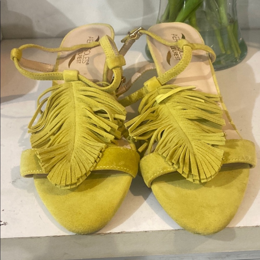 Aerosols sandals